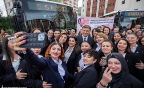 Başkan Tugay: Otobüslerimizi hem süren hem de onaran arkadaşlarımızın önemli bir kısmını kadınlarımız oluşturacak