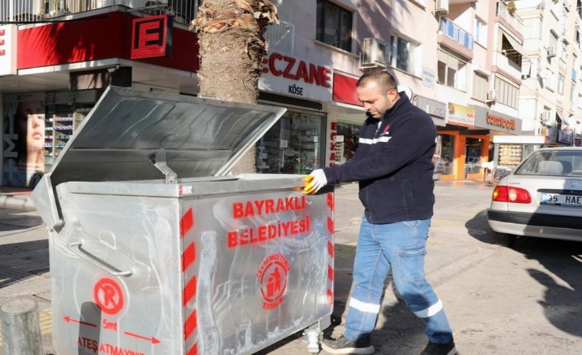 Bayraklı’da çöp konteynerleri yenileniyor