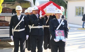 Görev başında rahatsızlanıp hayatını kaybeden polis memuru için tören düzenlendi