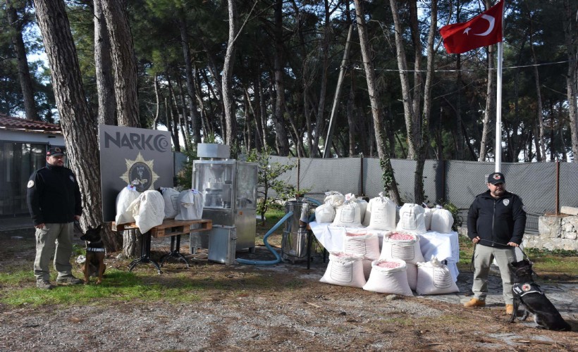 İzmir'de bugüne kadarki en yüksek metamfetamin miktarı ele geçirildi