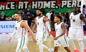 Karşıyaka Anadolu Efes deplasmanında