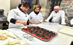 Kursiyer olarak girdikleri Meslek Fabrikası’ndan eğitmen olarak çıktılar