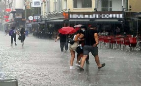 Meteoroloji İzmir için kuvvetli sağanak uyarısı