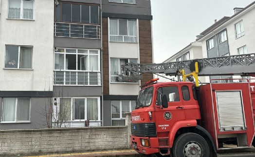 Ocakta unutulan yemek yangına neden oldu