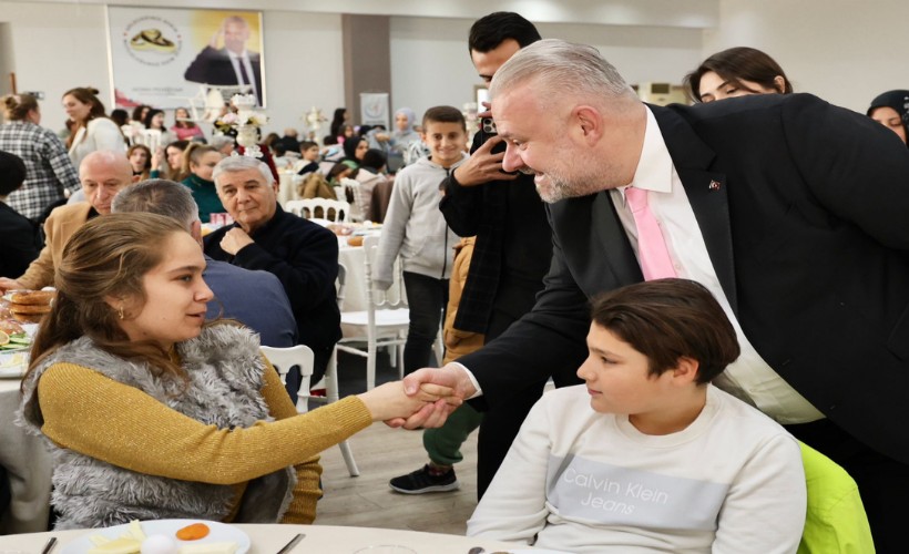 Menemen’de özel çocuklarla çok özel kutlama