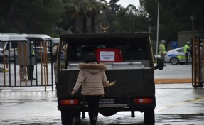 Şehit Teğmen Dut son yolculuğuna uğurlandı; kardeşi, cenaze aracının peşinden koştu