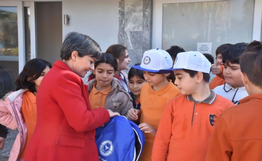 Şehit polis eşi adına kurduğu dernekle öğrencilere trafik eğitimi veriyor