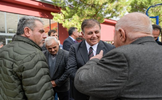 Tugay yeni uygulamayı Kınık'ta açıkladı: Her ilçe için sekreterya