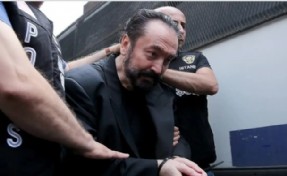 Adnan Oktar cezaevinden örgütü böyle 'diri' tutmuş: 15 günde 200 avukatla görüşmüş!