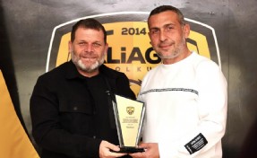 Aliağa Futbol'da Şapçı'ya plaketli veda