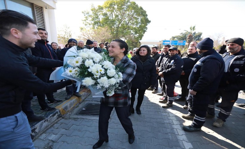 Belediye emekçileri Filiz Başkan'ı alkışlarla karşıladı