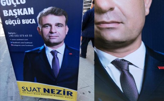 Buca'da seçim afişlerinde İYİ Parti'nin adayının CHP rozetli fotoğrafı kullanıldı