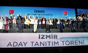 CHP Lideri Özgür Özel İzmir adaylarını tanıttı; Çarpıcı kareler...