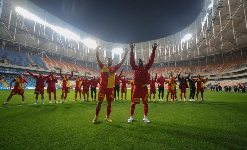 Göztepe dolu dizgin Süper Lig'e gidiyor