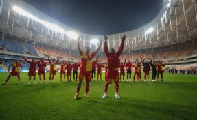 Göztepe dolu dizgin Süper Lig'e gidiyor