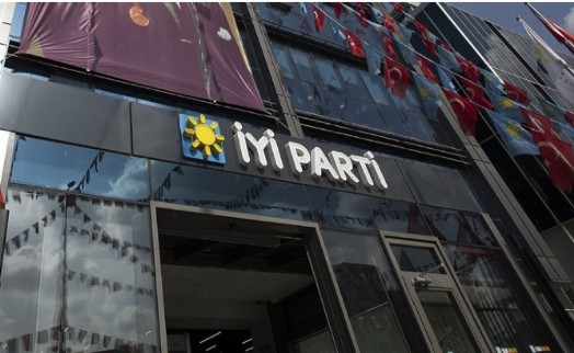 İYİ Parti'de İstifa