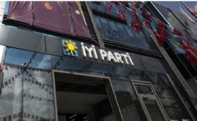 İYİ Parti'de İstifa