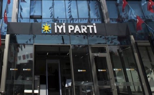 İYİ Parti'de toplu istifa!