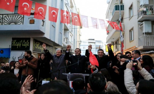 Narlıdereliler, CHP'nin Belediye Başkanı Adayını coşkuyla karşıladı