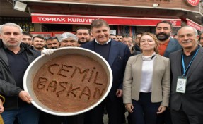 Seçim temposuna çiğ köfte dopingi: Tugay'a sevgi seli!