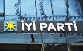 İYİ Parti İzmir'de deprem: Peş peşe istifa ettiler!