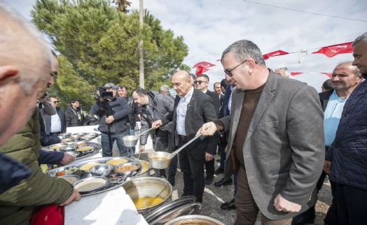 Soyer, Dede Bayırı Hayrı’nda lokma dağıttı