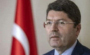 Bakan Tunç: Darbecilerin yaptığı anayasa ile yürüyemeyiz