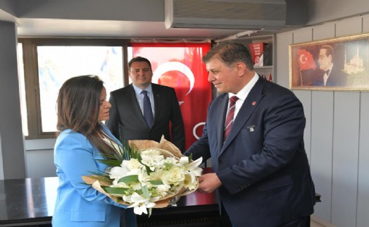 Cemil Tugay’dan Demokrat Partili rakibine nezaket ziyareti