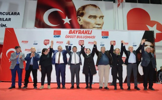 CHP Bayraklı örgütü tek yumruk!