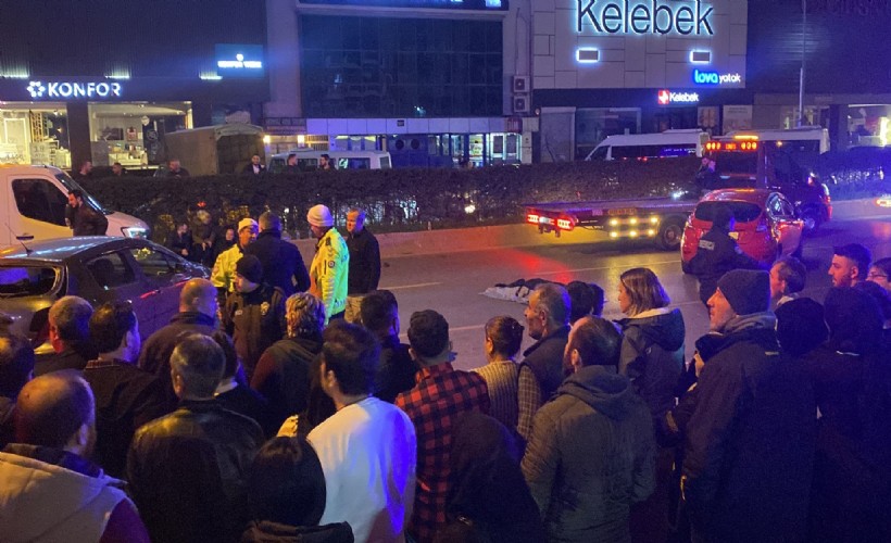 Cadde üzerine kaza raporu hazırlayanlara otomobil çarptı: 2 ölü, 7 yaralı