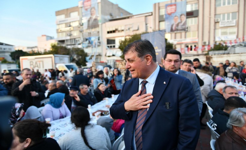 Cemil Tugay Aliağa'da yurttaşlarla iftar yaptı