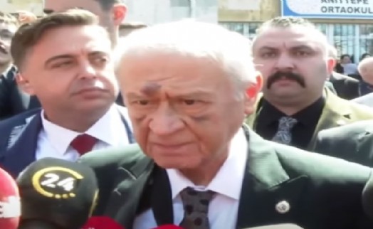 Devlet Bahçeli'nin yüzü neden mor?