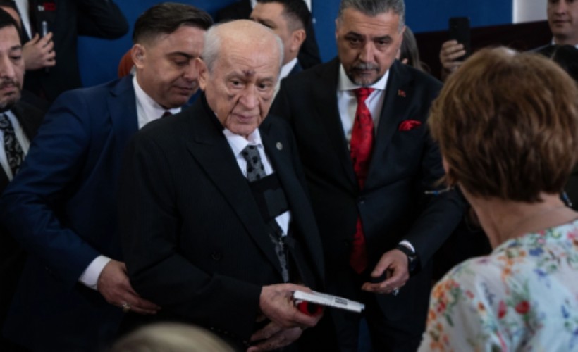 Devlet Bahçeli'nin yüzündeki morlukların nedeni belli oldu