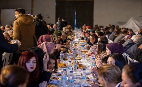 İzmir'de 'iftar' krizi! Valilik, Konak Meydanı'na izin vermedi!