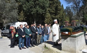 Kamboçya'da çekiçli saldırıda öldürüldü, İzmir'de toprağa verildi