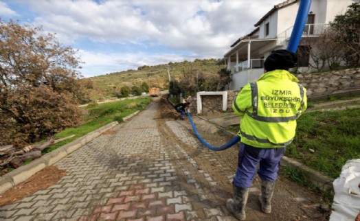 İZSU'dan Karaburun'da içme suyu hattı çalışması