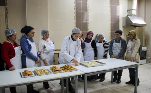 Karşıyaka Belediyesi’nden kadın istihdamına destek kursları