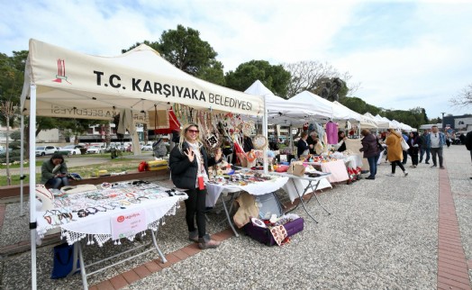 Karşıyaka’da 100 emekçi kadından 8 Mart pazarı