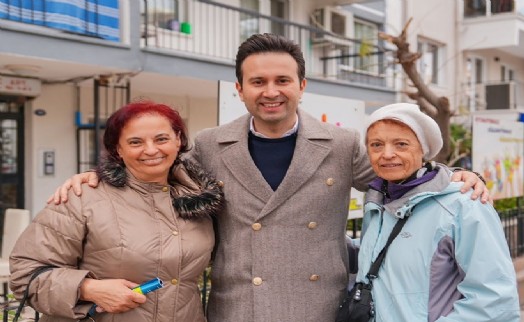 Karşıyakalılar, Çiftçioğlu’na dert yandı: 'Artık bir şeyler değişsin, kaliteli hizmet alalım istiyoruz'