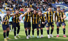 Menemen FK lideri devirdi, Play-Off yarışını sürdürdü