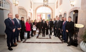 Soyer şehit aileleri ve gazi derneklerinin temsilcilerini ağırladı