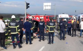 Tekirdağ'da tır yolcu minibüsüne çarptı: 5 ölü