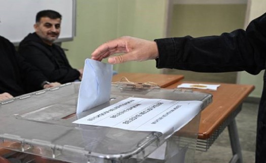 Yerel yönetimler için heyecan dorukta: CHP İzmirli siyasiler sandık başında