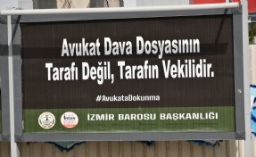 Avukatlar Günü'nde İzmir Barosu isyan etti