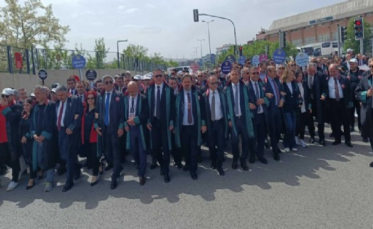 Avukatlardan ‘Büyük Savunma’ mitingi: Anayasasızlaşmaya doğru yol alınıyor