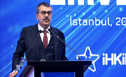 Bakan Tekin yeni müfredata ilişkin soruları yanıtladı