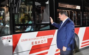 Başkan Tugay bayramlaşmaya sabah 05.00'te ESHOT'da başladı