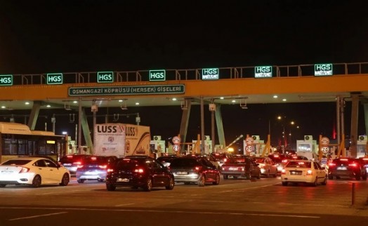 İstanbul-İzmir Otoyolu'nda bayram tatili hareketliliği sürüyor