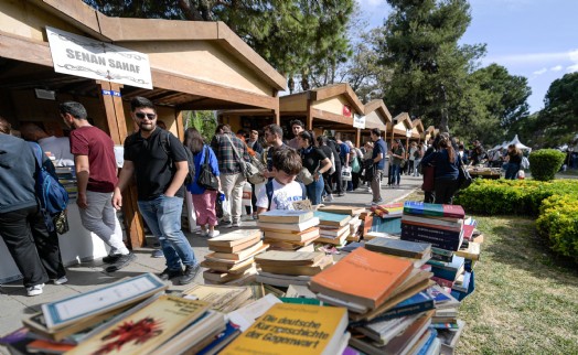 Kitapseverler İZKİTAP Fest'i çok sevdi