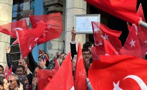 Kütahya’da CHP'li Eyüp Kahveci, mazbatasını aldı